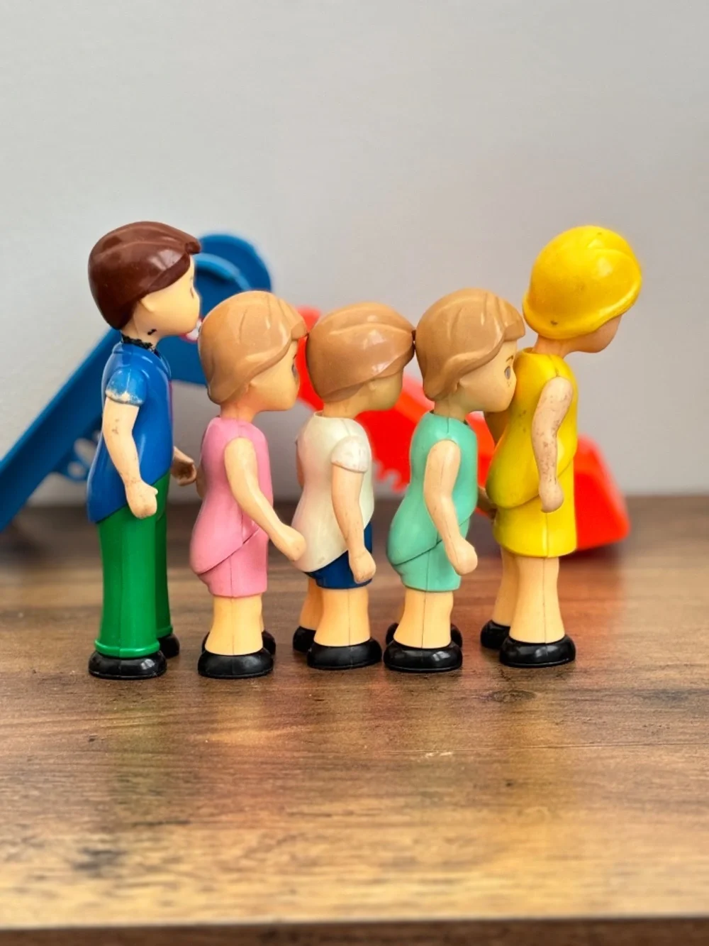 VINTAGE 1990's Little Tikes Dollhouse Family Figures LOT 5 Slide Mom Dad Kids